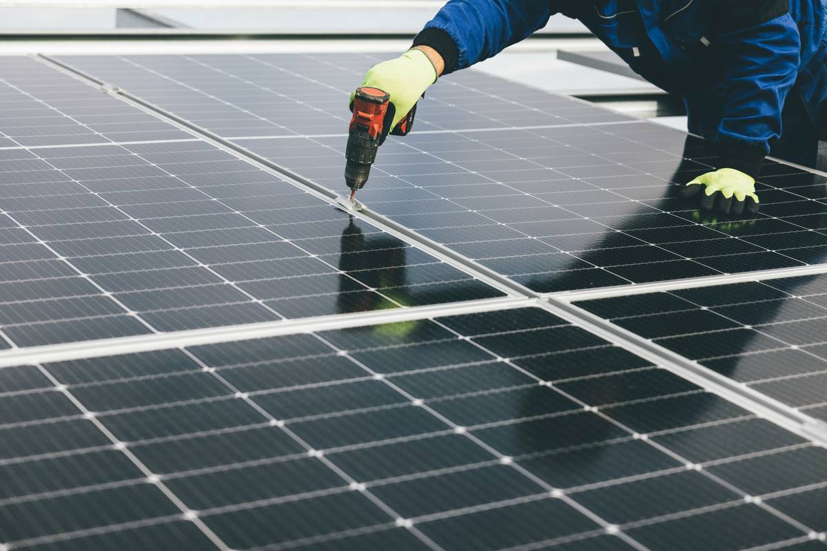 Power Solar Panels Benefits: 7 Proven Reasons Commercial Buildings Are Switching in 2024